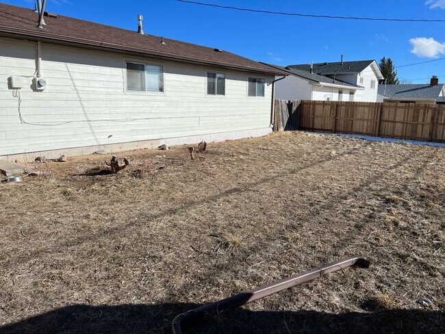 Building Photo - 5020 Windmill Rd