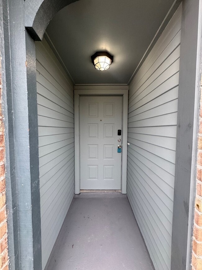 Building Photo - 10044 Woodico Dr