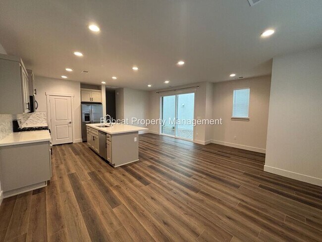Building Photo - 1112 Little Ln