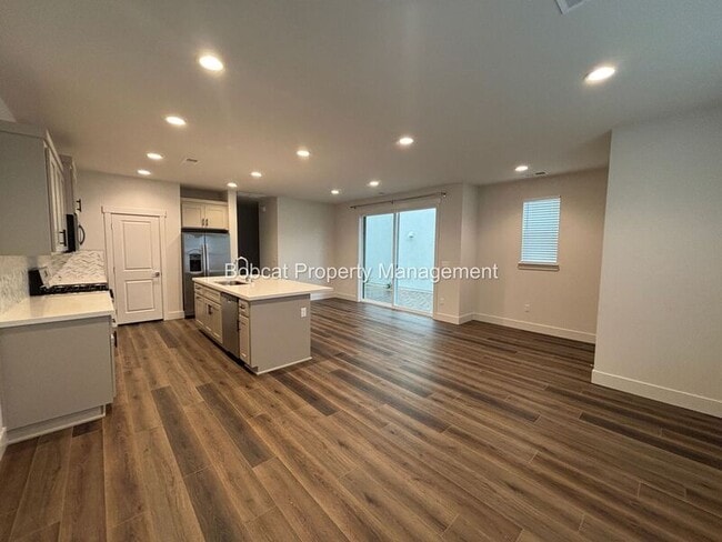Foto del edificio - 1112 Little Ln