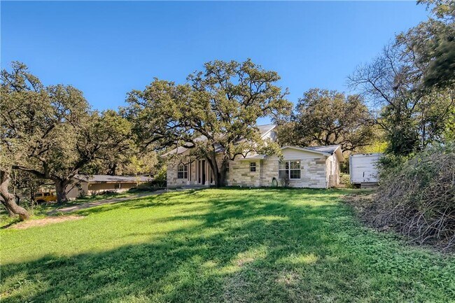 Building Photo - 11509 Pollyanna Ave