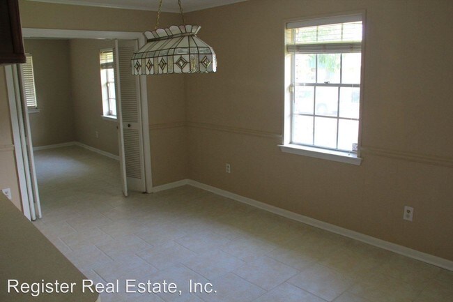 Building Photo - 3 br, 2 bath House - 3900 Lime St.