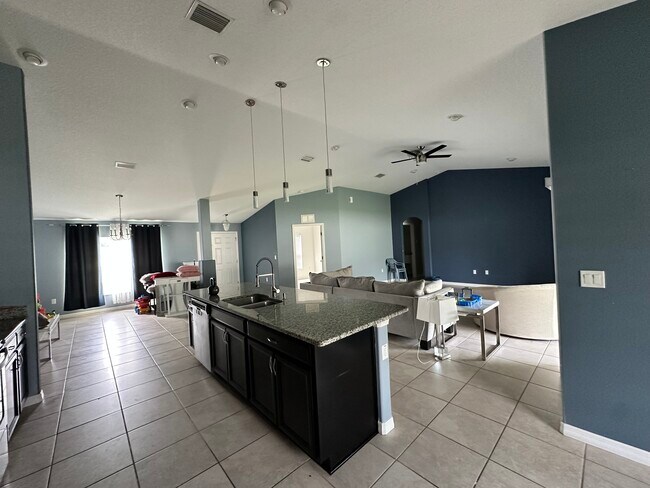 Building Photo - 146 Bayside Dr