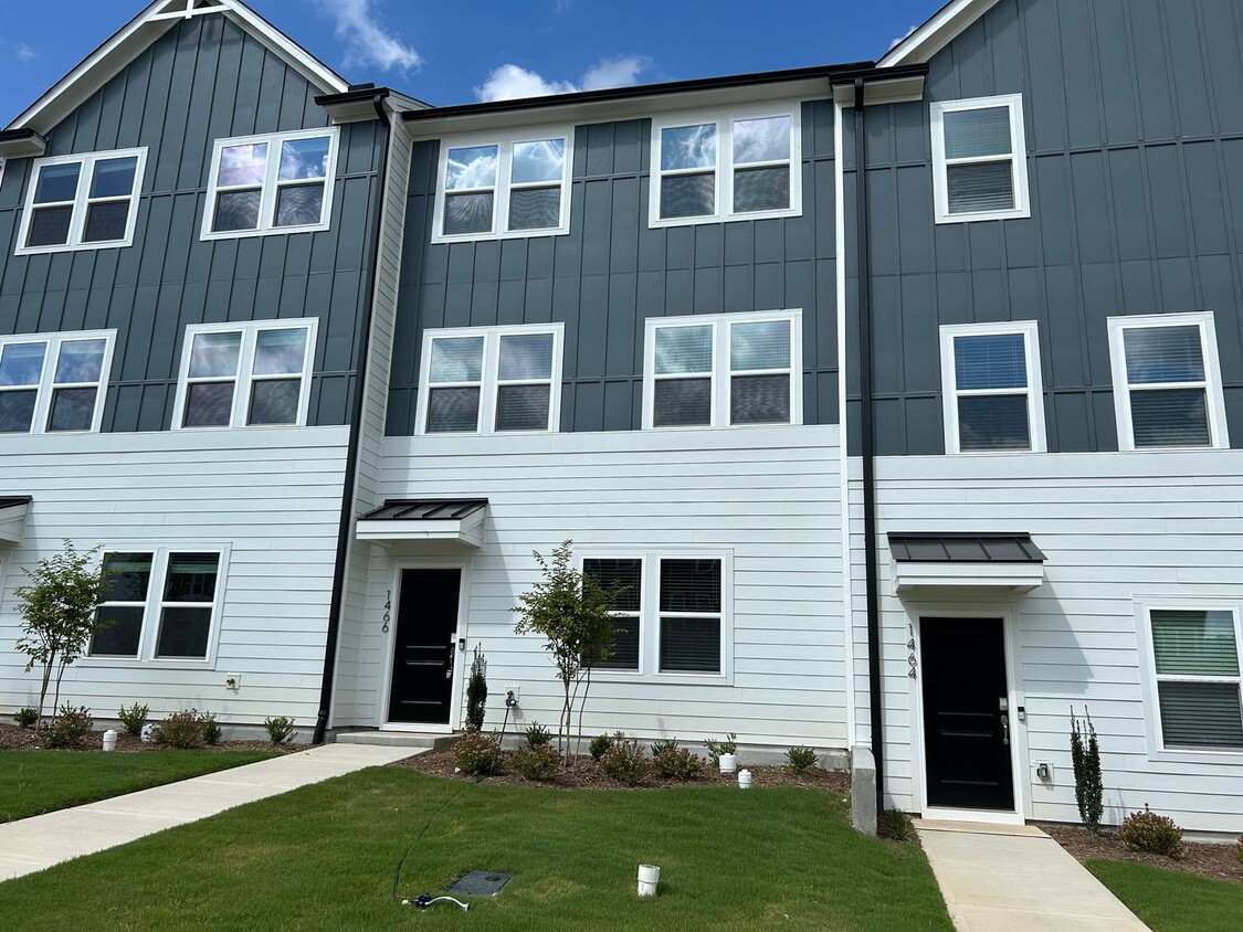 Primary Photo - NEW 4 bed/3.5 bath townhome for rent in Apex