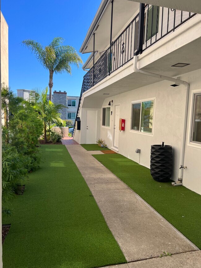 Foto del edificio - 4463 Mentone St