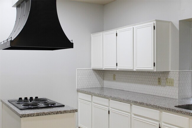 Foto del edificio - 4918 Maple Brook Ln