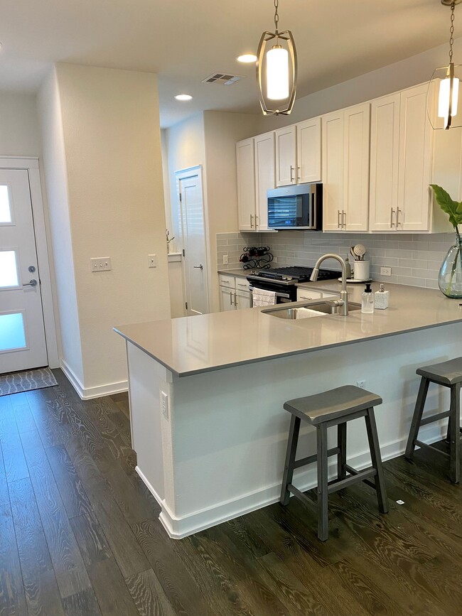 Foto del edificio - 6800 Menchaca Rd