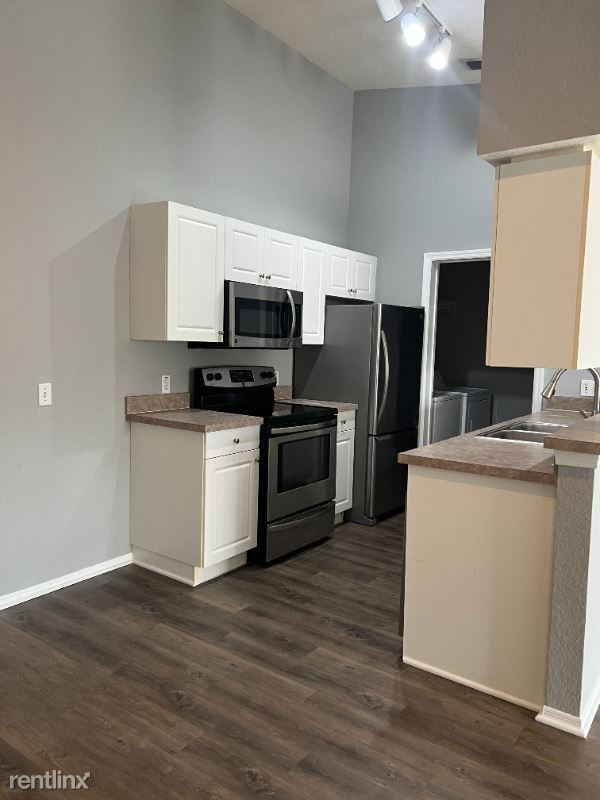 Building Photo - 5934 Brickleberry Ln