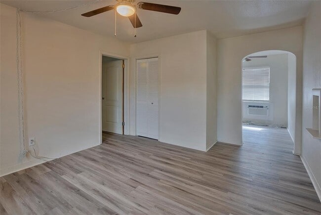 Foto del edificio - 1102 Sunset Point Rd