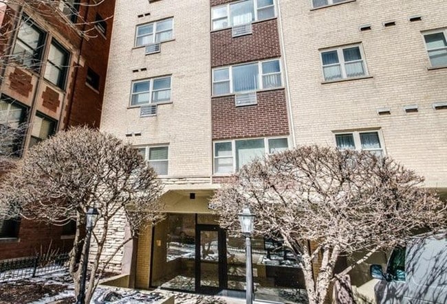 Building Photo - 420 W Aldine Ave