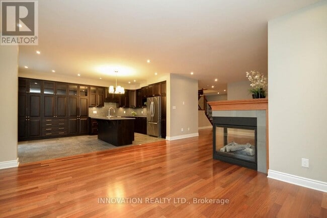 Photo du bâtiment - 141 Highbury Park Dr