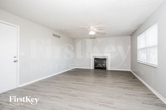 Foto principal - 6046 Glenn Trce Ln
