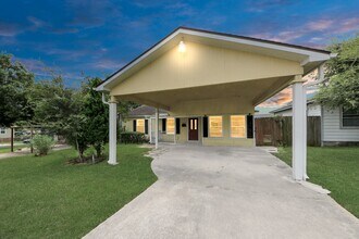 Building Photo - 7722 Elm St