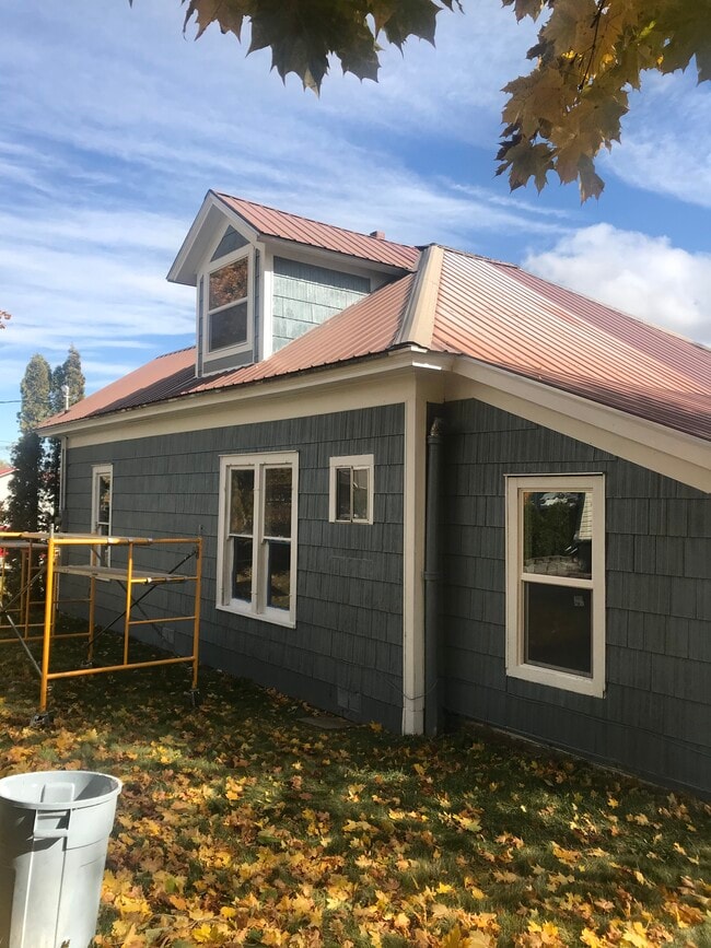 Building Photo - 316 W North 4th St