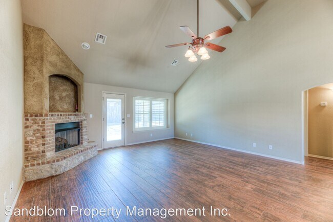 Building Photo - 3 br, 2 bath House - 301 East Wichita Street