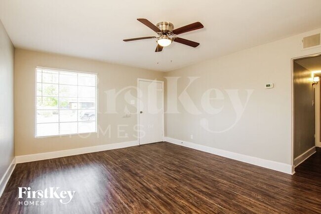 Foto del edificio - 2229 W Fairmount Ave