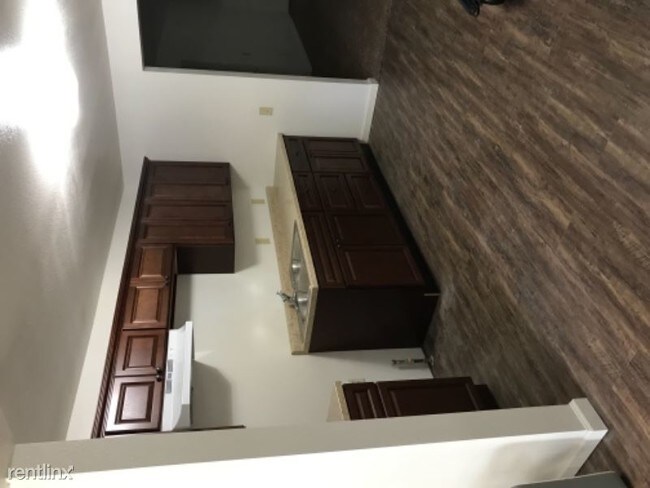 Building Photo - 2 br, 1 bath House - 309 W Plumer St
