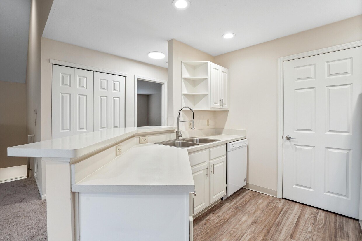 Foto principal - 4983 Aspen Pine Blvd