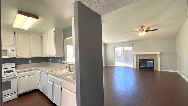 Foto del edificio - 3105 Silver Spur Way