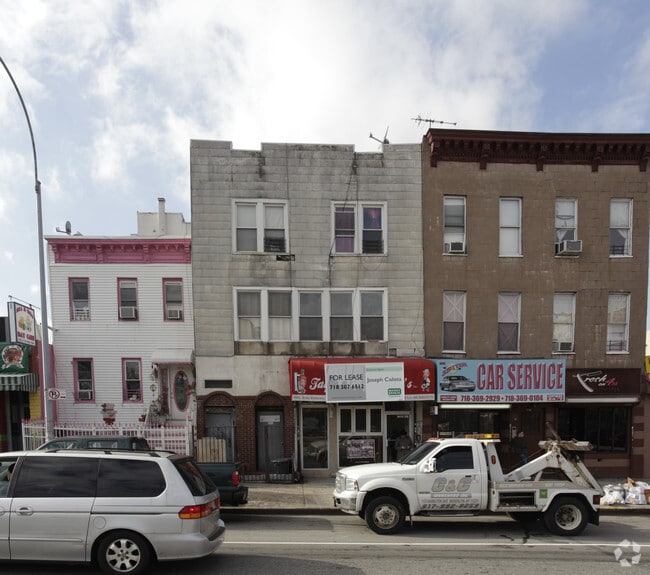 Building Photo - 994 4th Ave