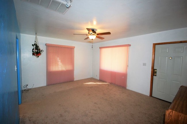 Foto del edificio - 3515 E Piccadilly Rd