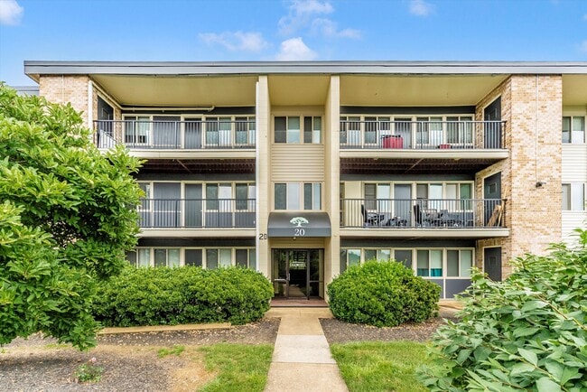 Building Photo - The Apartments at Oak Hill