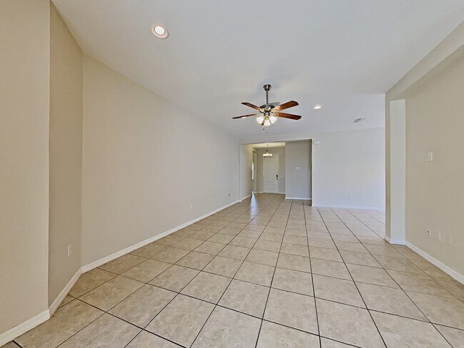 Building Photo - 4919 Torrey Pines Run