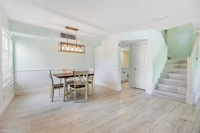 Building Photo - 3 br, 2.5 bath House - 123 Yacht Club Way ...