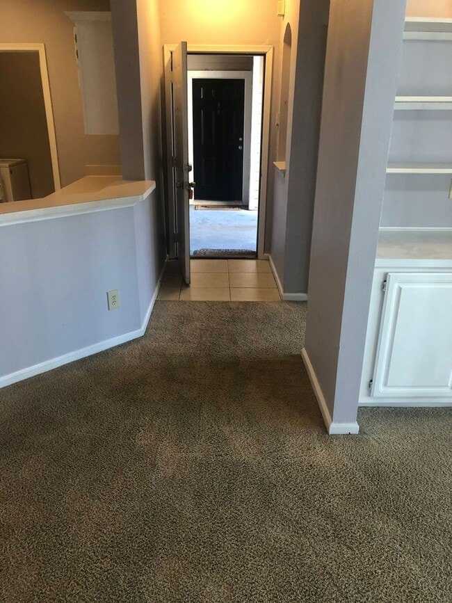 Building Photo - Nice 2B/2B condo for rent on N Gate Pkwy
