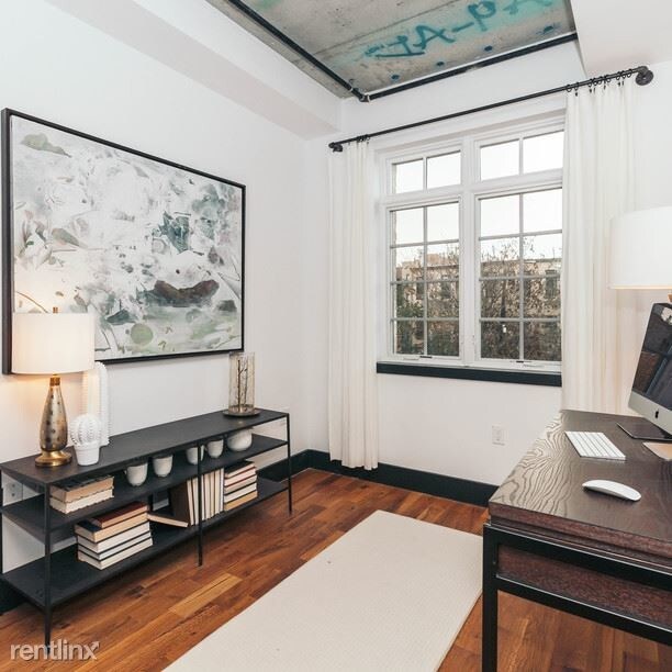 Foto del edificio - 8-3 Wyckoff Ave