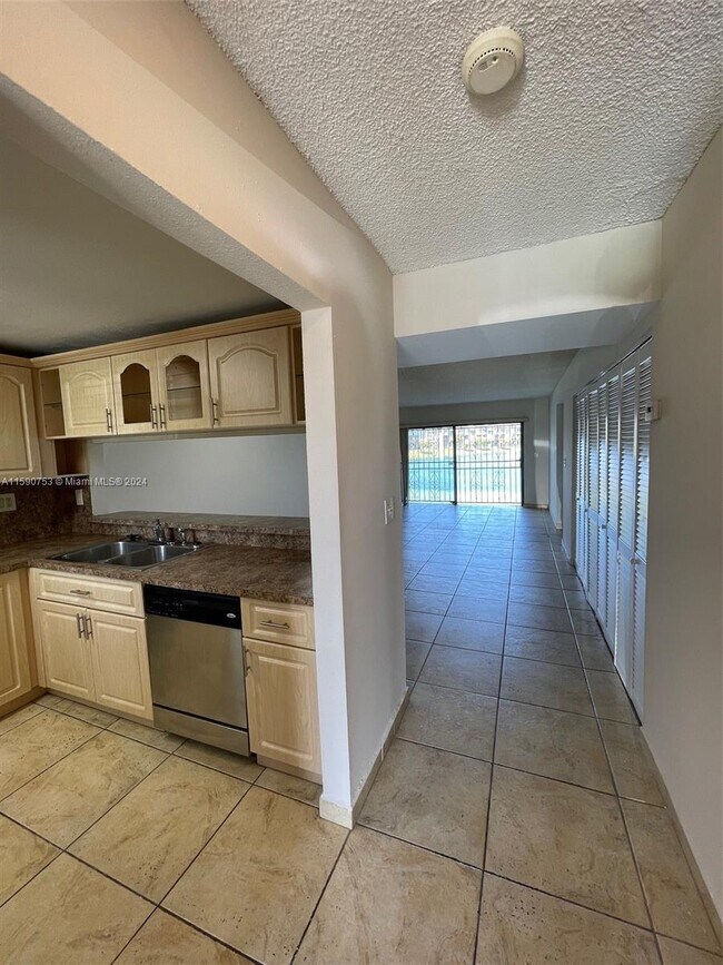 Foto del edificio - 10290 NW 9th St Cir