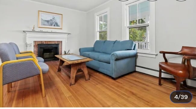 Building Photo - 257 Elm St
