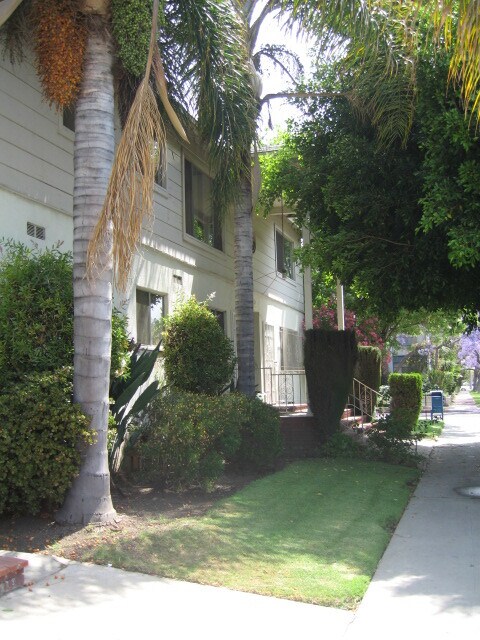Foto principal - 8563 Colgate Ave