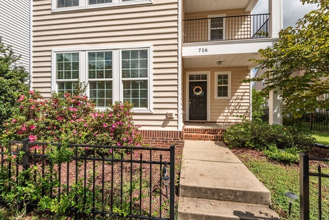Building Photo - Move-In Ready 3-Bedroom Home with Flexible...