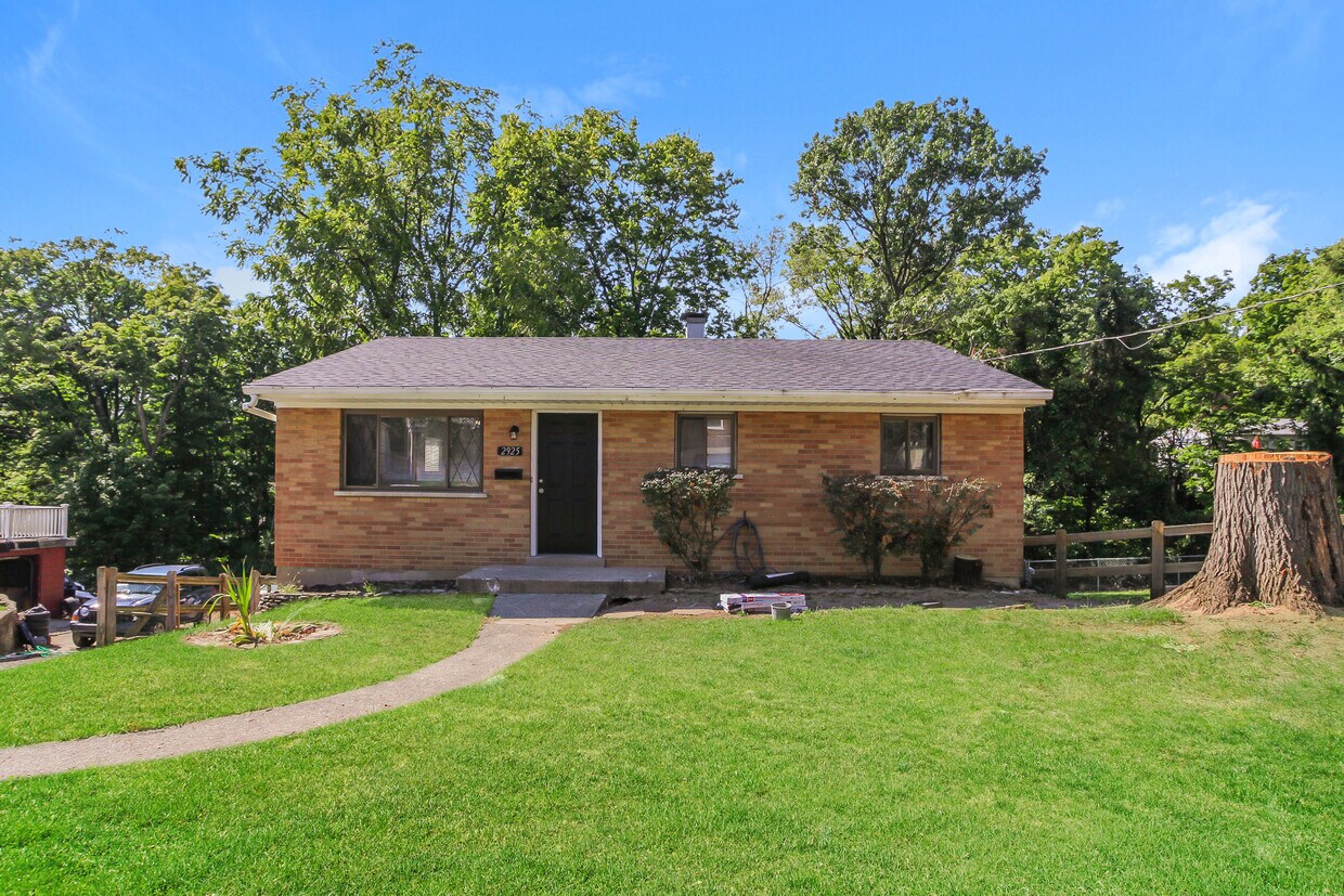 2925 Costello Ave, Cincinnati, OH 45211 House Rental in Cincinnati, OH