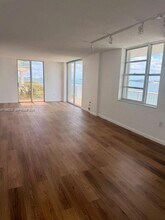 Building Photo - 150 SE 25th Rd