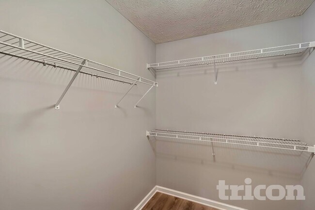 Foto del edificio - 210 Pebble Creek Dr