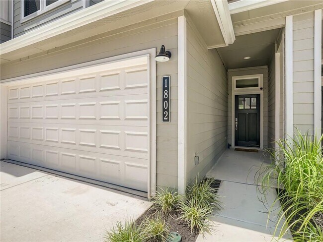 Foto del edificio - 1802 Roseburg Dr