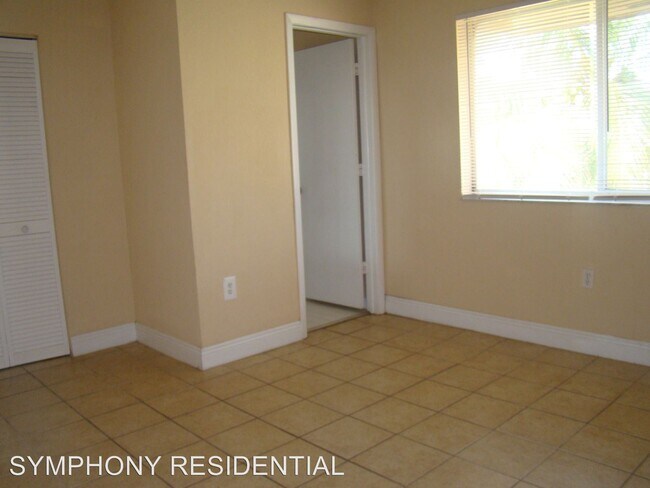 Foto del edificio - 11550-11584 NW 39th St