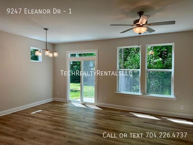 Foto del edificio - 9247 Eleanor Dr