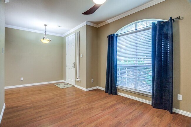 Foto del edificio - 2440 Harbour Dr