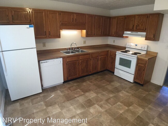 Building Photo - 3 br, 2.5 bath House - 365 Wakeman Court