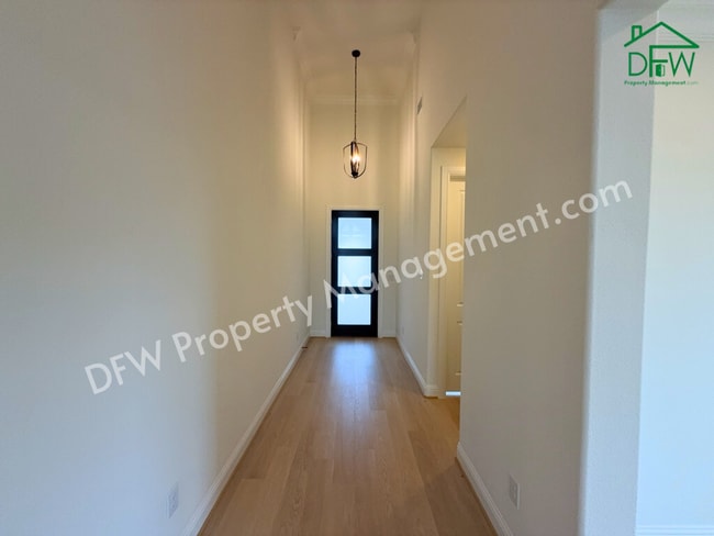 Building Photo - Modern 2-Bedroom Home on Corner Lot in Irving – Built in 2024!