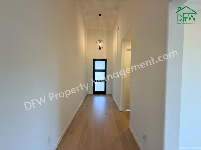 Foto del edificio - Modern 2-Bedroom Home on Corner Lot in Irving – Built in 2024!