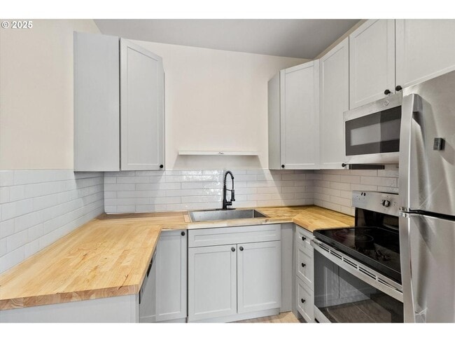 Foto del edificio - 1209 Carlyle St