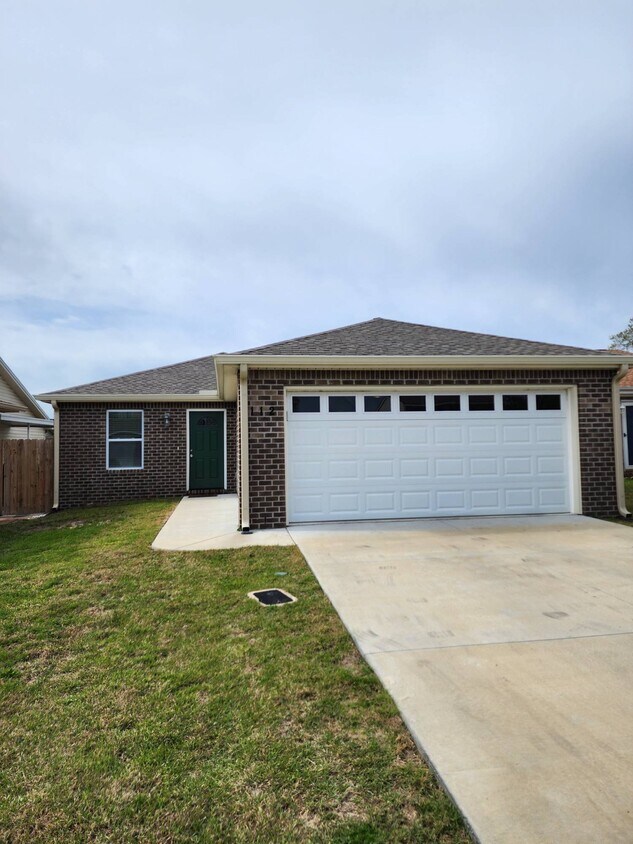Primary Photo - 112 Marin Dr