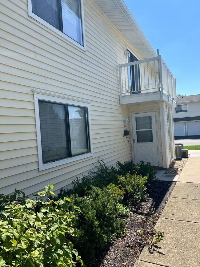 Foto del edificio - 724 Whitesail Dr