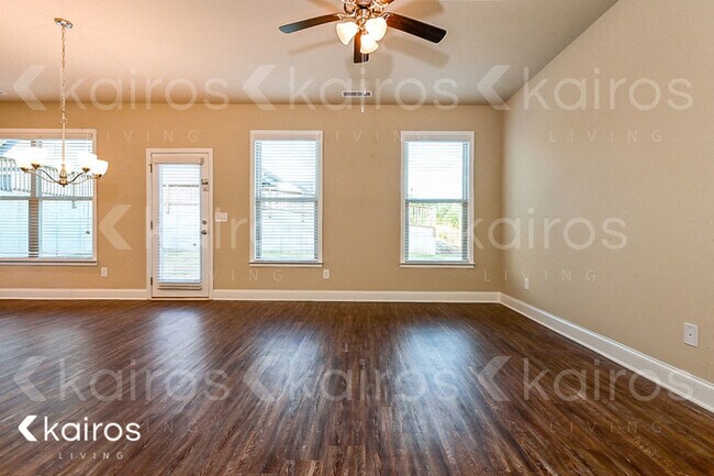 Building Photo - 25 Heard Ln