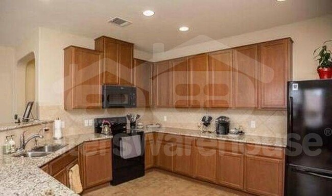 Foto del edificio - 236 Matthews Ln