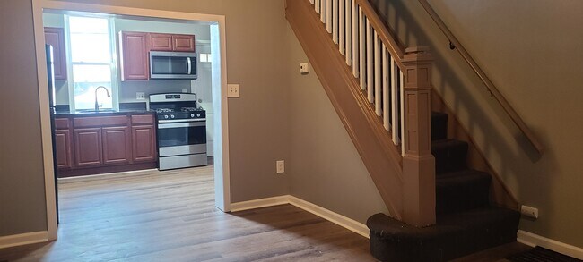 Foto del edificio - 3416 Mount Pleasant Ave